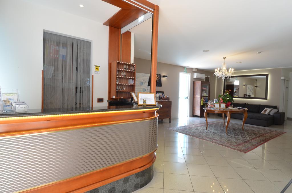 Hotel Gambrinus Линьяно-Саббьядоро Экстерьер фото