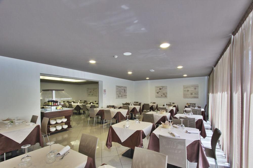 Hotel Gambrinus Линьяно-Саббьядоро Экстерьер фото