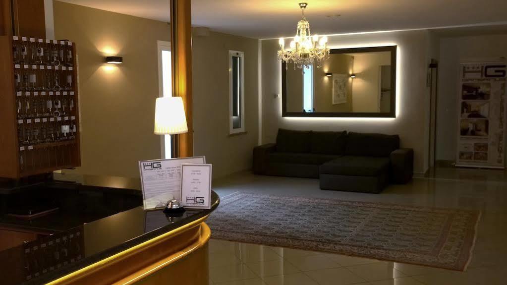 Hotel Gambrinus Линьяно-Саббьядоро Экстерьер фото